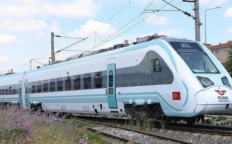 Milli Elektrikli Tren Uzunköprü-Halkalı Hattında Seferlere Başlıyor