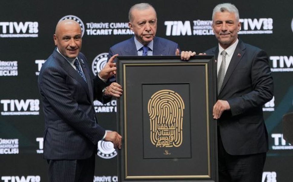 Cumhurbaşkanı Erdoğan: Türkiye için ileri teknolojiye yatırım yapmak mecburiyettir