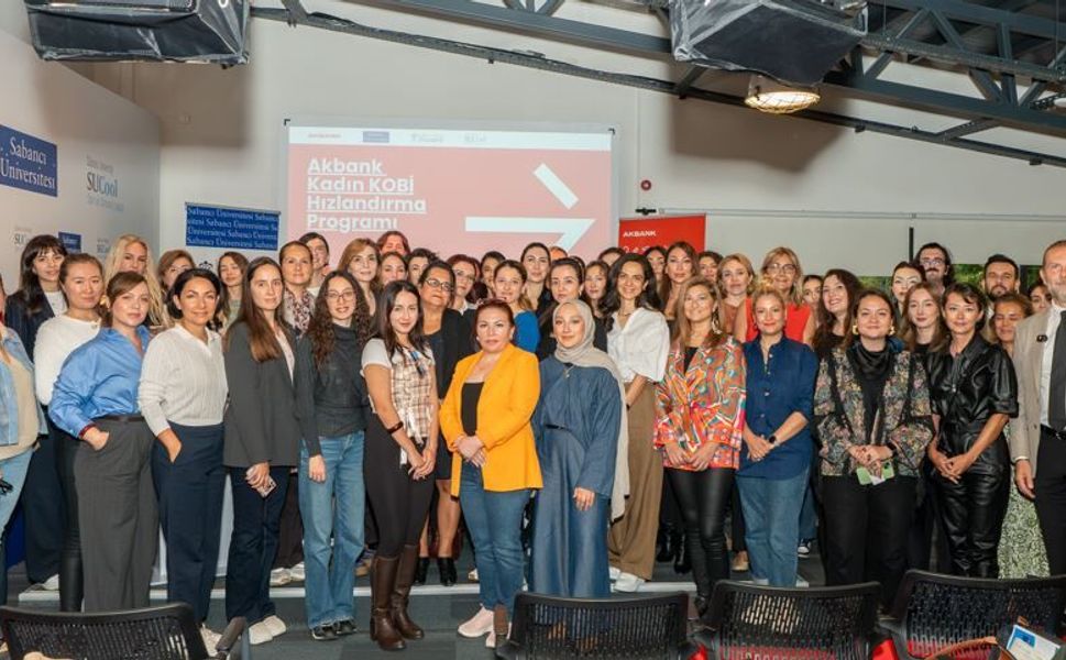 Akbank Kadın KOBİ Hızlandırma Programı ile 90 Girişimci Kadın İşini Büyütme Yolculuğuna Başladı