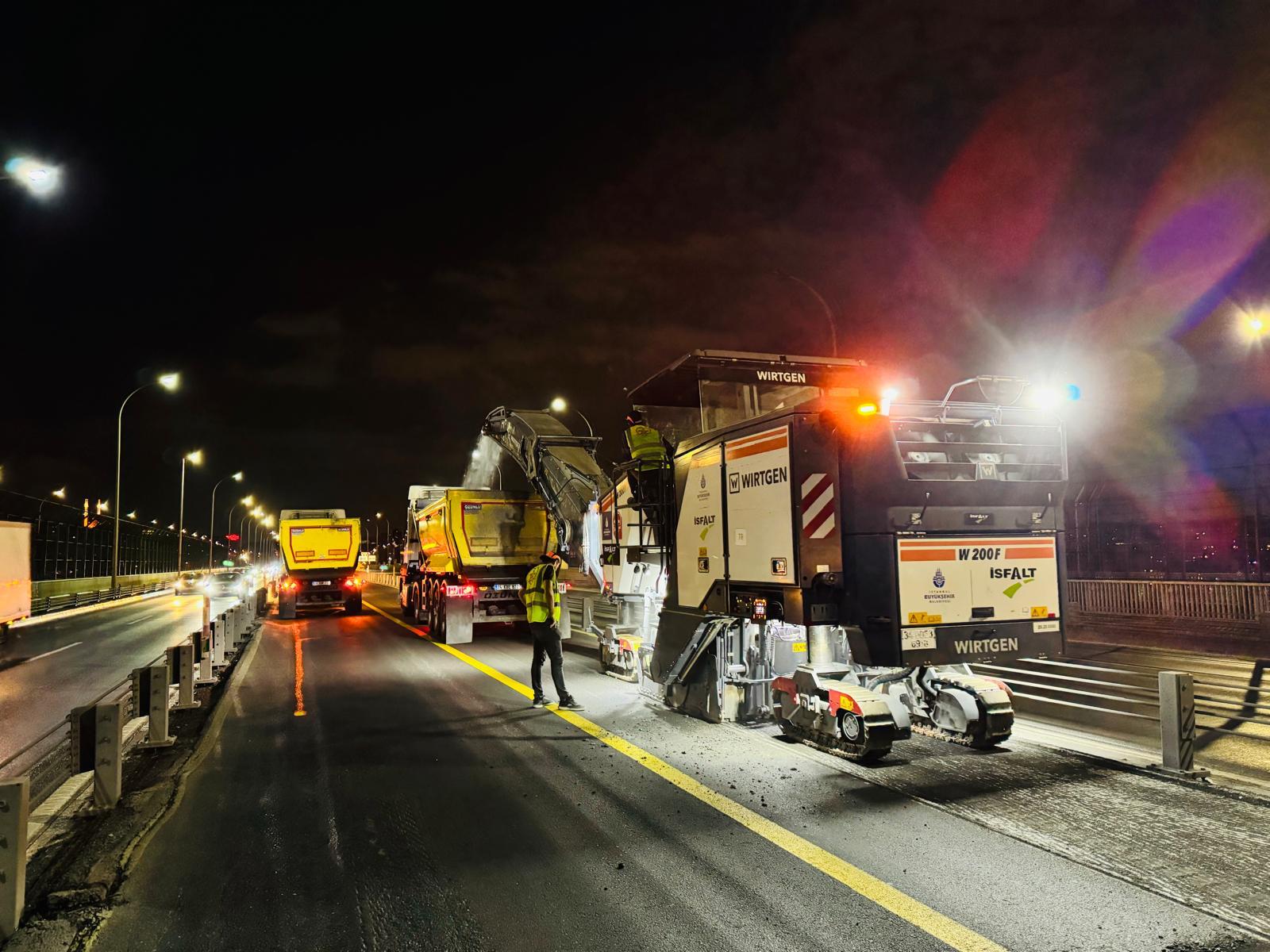 Hali̇ç Köprüsü Metrobüs Yolu Yeni̇lendi̇ (6)