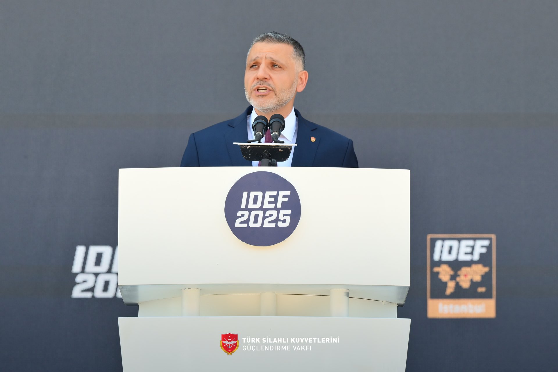TSKGV Genel Müdürü Bilal Topçu, "IDEF, Türk savunma sanayisi firmalarının iftihar alanına dönüştü" TSKGV Genel Müdürü Bilal Topçu, "IDEF, Türk savunma sanayisi firmalarının iftihar alanına dönüştü"