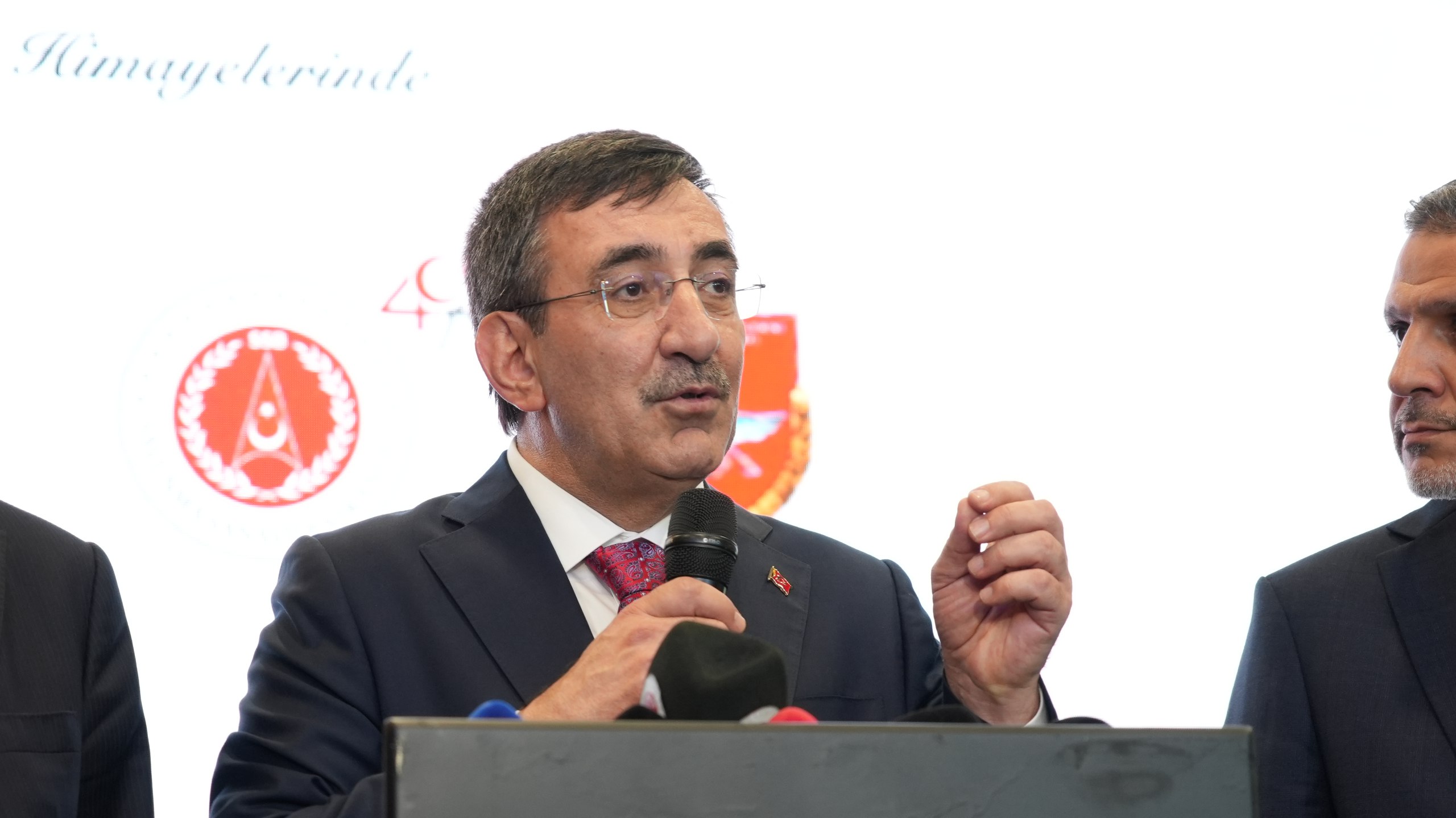 Cumhurbaşkanı Yardımcısı Cevdet Yılmaz, “Bize verilmeyeni biz bugün dünyaya satıyoruz” Cumhurbaşkanı Yardımcısı Cevdet Yılmaz, “Bize verilmeyeni biz bugün dünyaya satıyoruz”