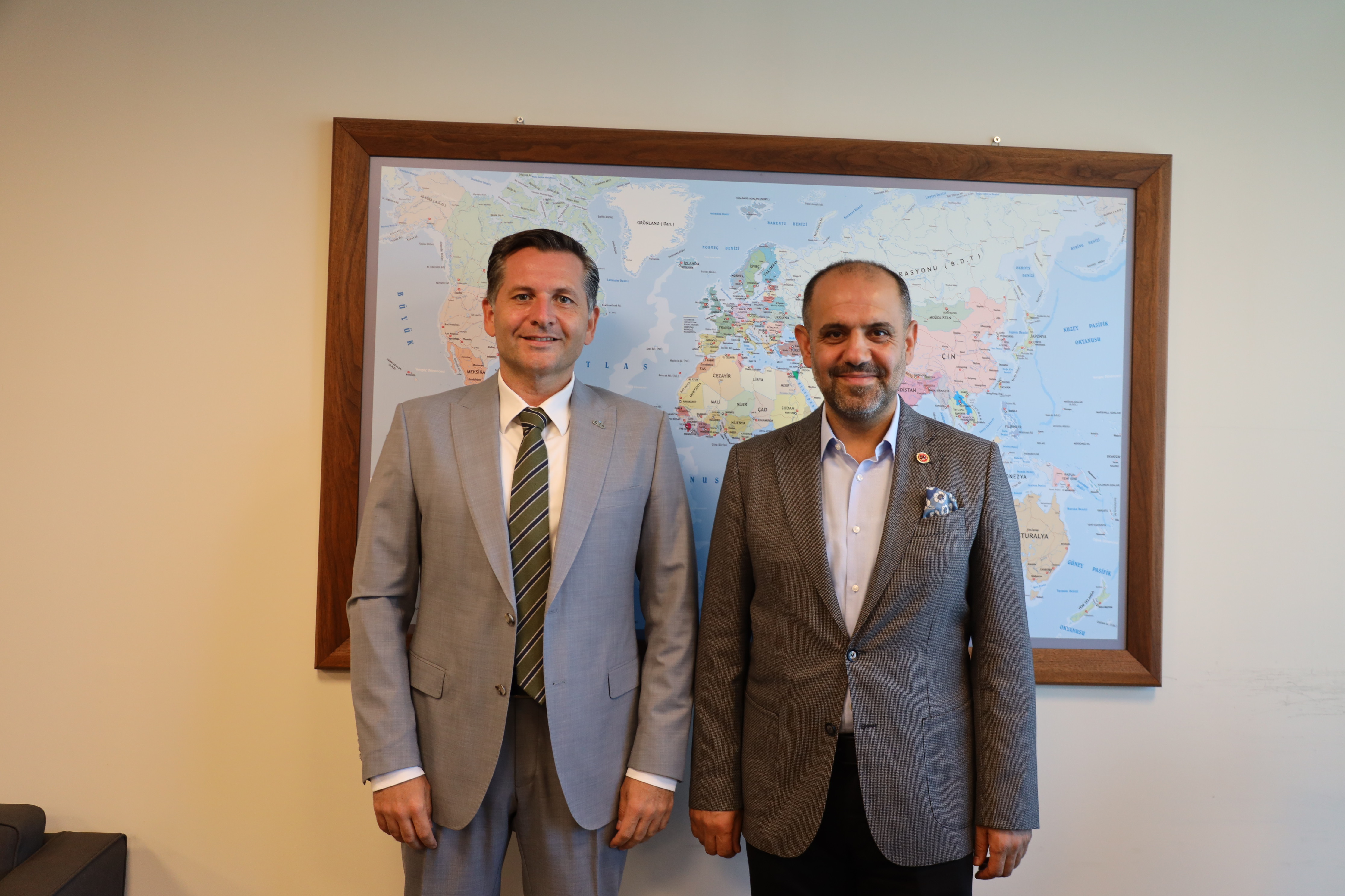 1756186132 1750399061 1748430416 026 A0646