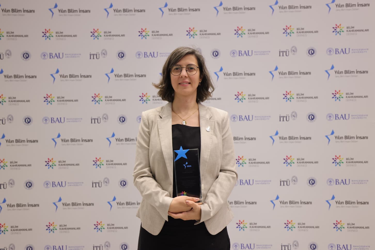 1765448582 Nur Mustafaoglu