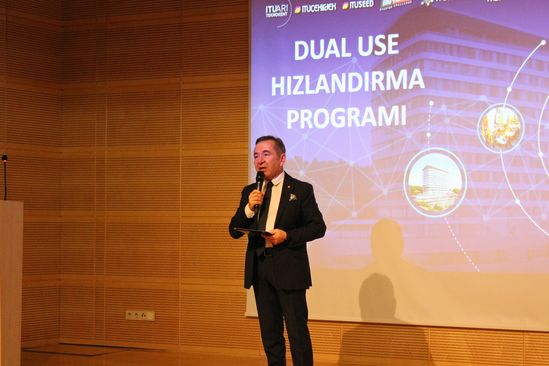 İ T Ü A R I Teknokent Genel Müdürü Prof. Dr. Attila Dikbaş 104536167