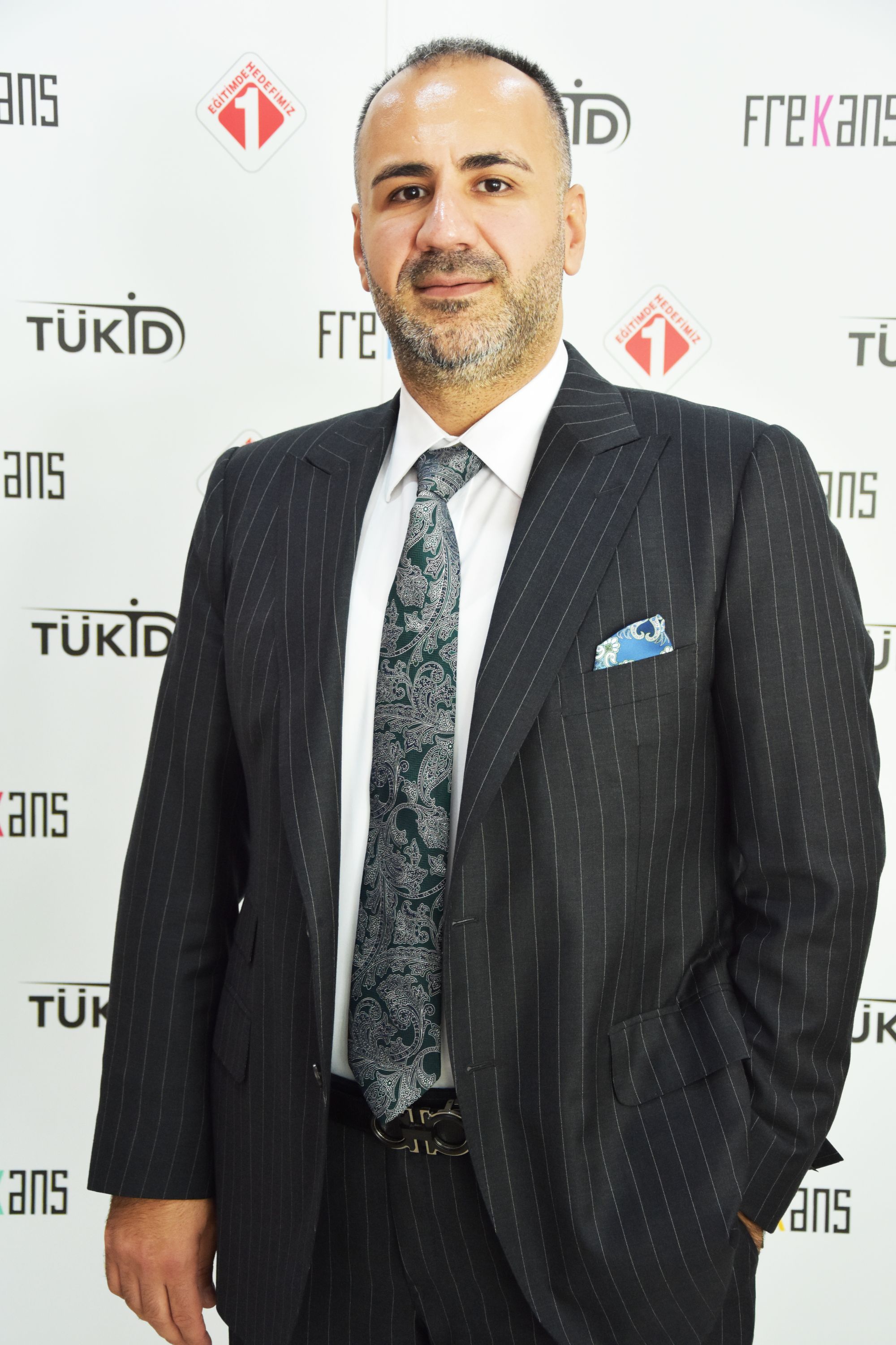 T Ü K İ D Baskani T A H A K E R E S T E C İ. J P G