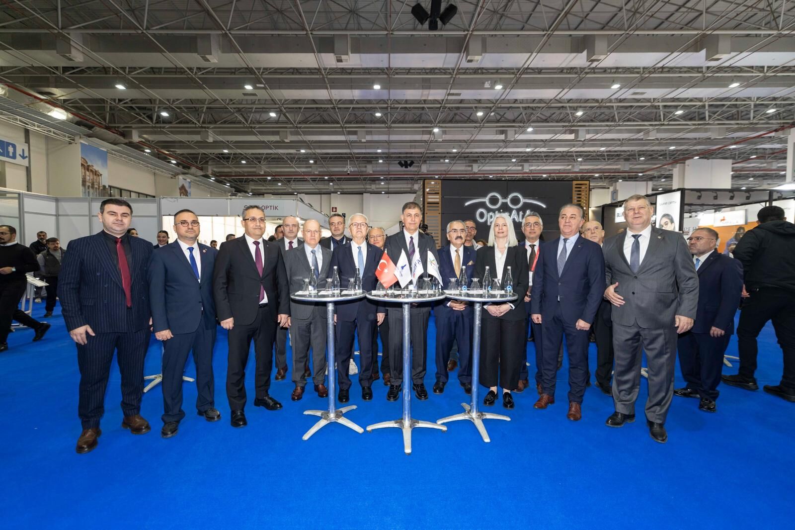 1774613588 Optic World 6