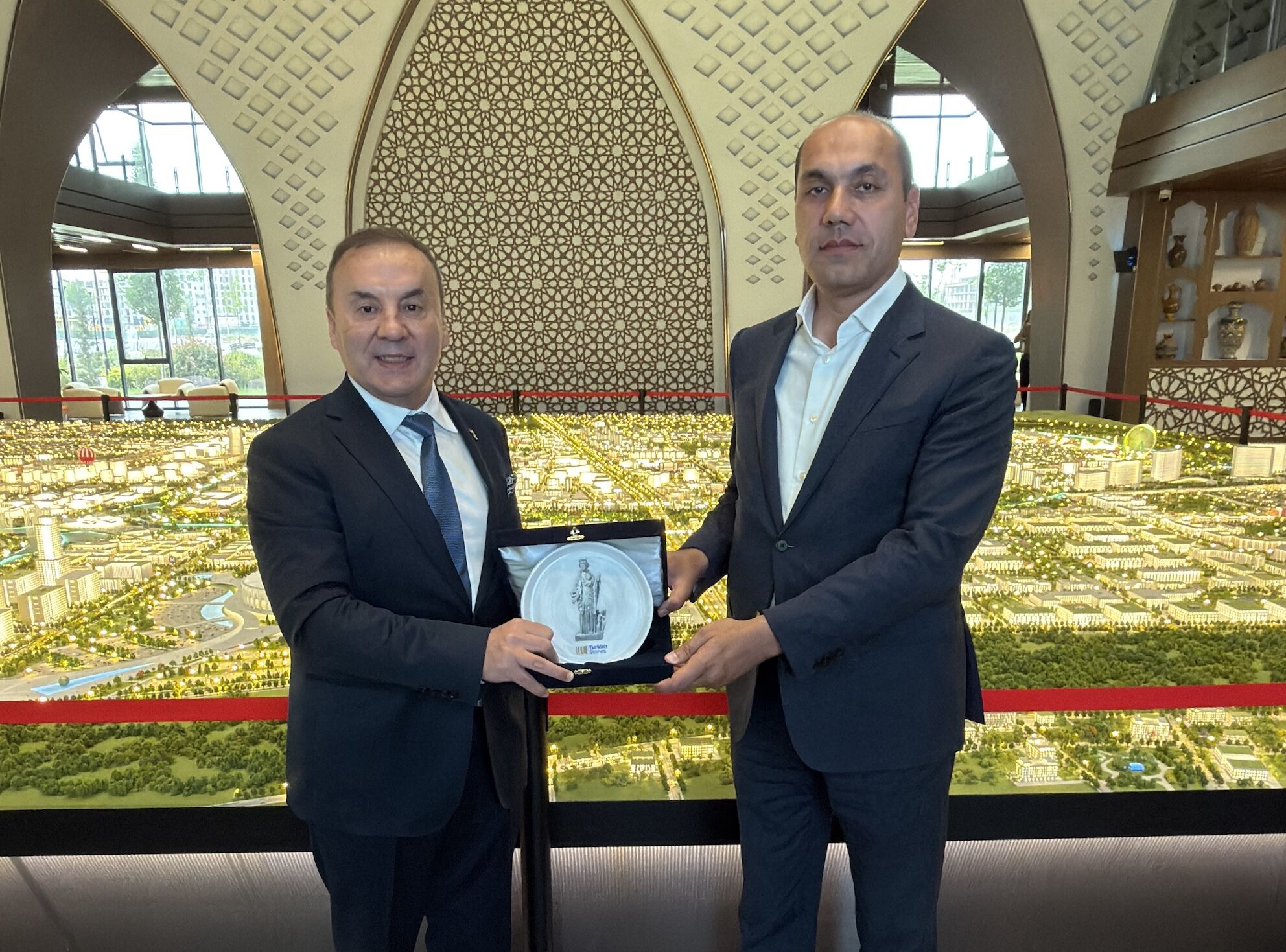Metin Çekiç Ve Davronjon Adilov