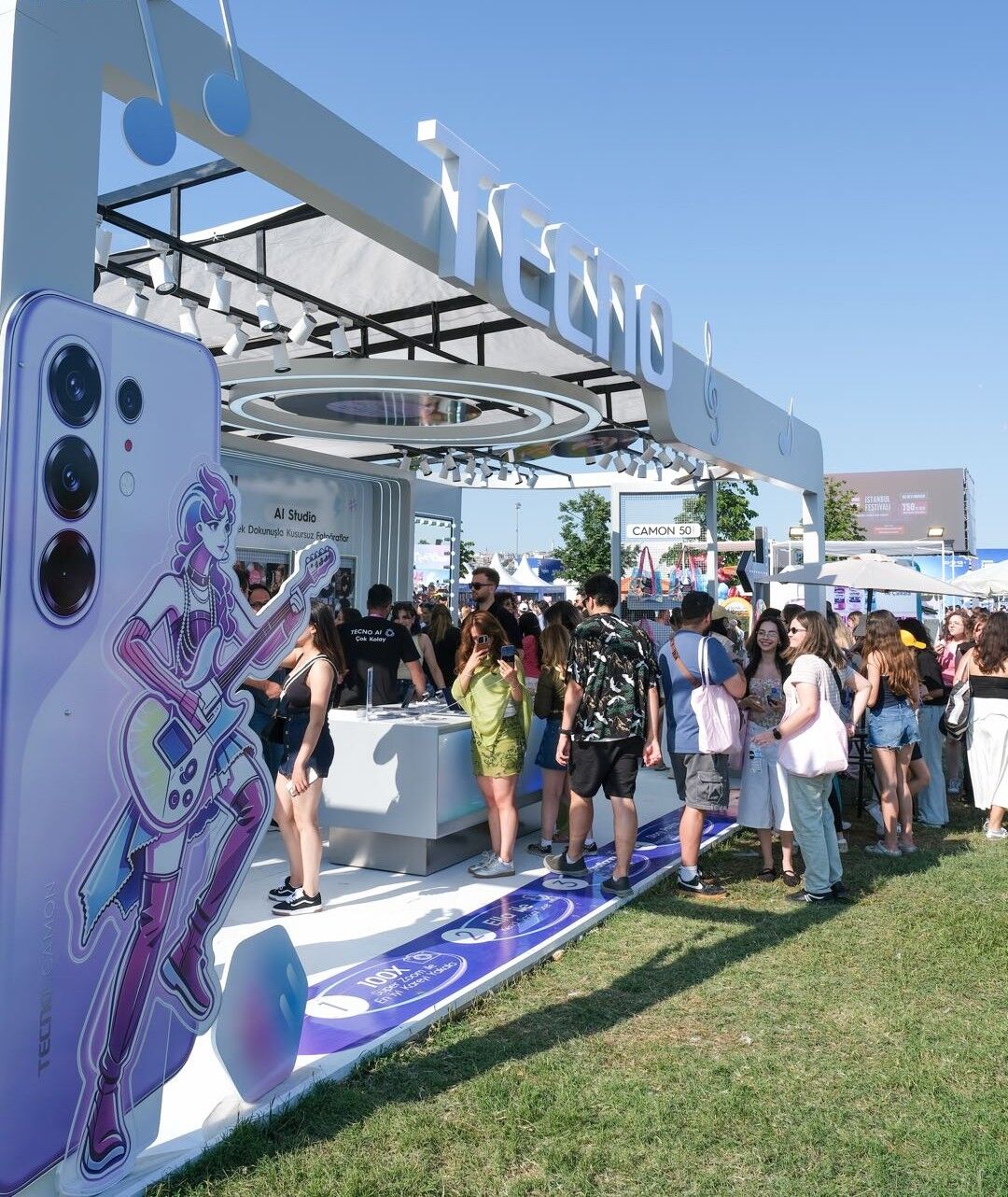Manifestival’de TECNO Rüzgarı! Gençler Yapay Zekayla Kendi Şarkılarını Besteledi!