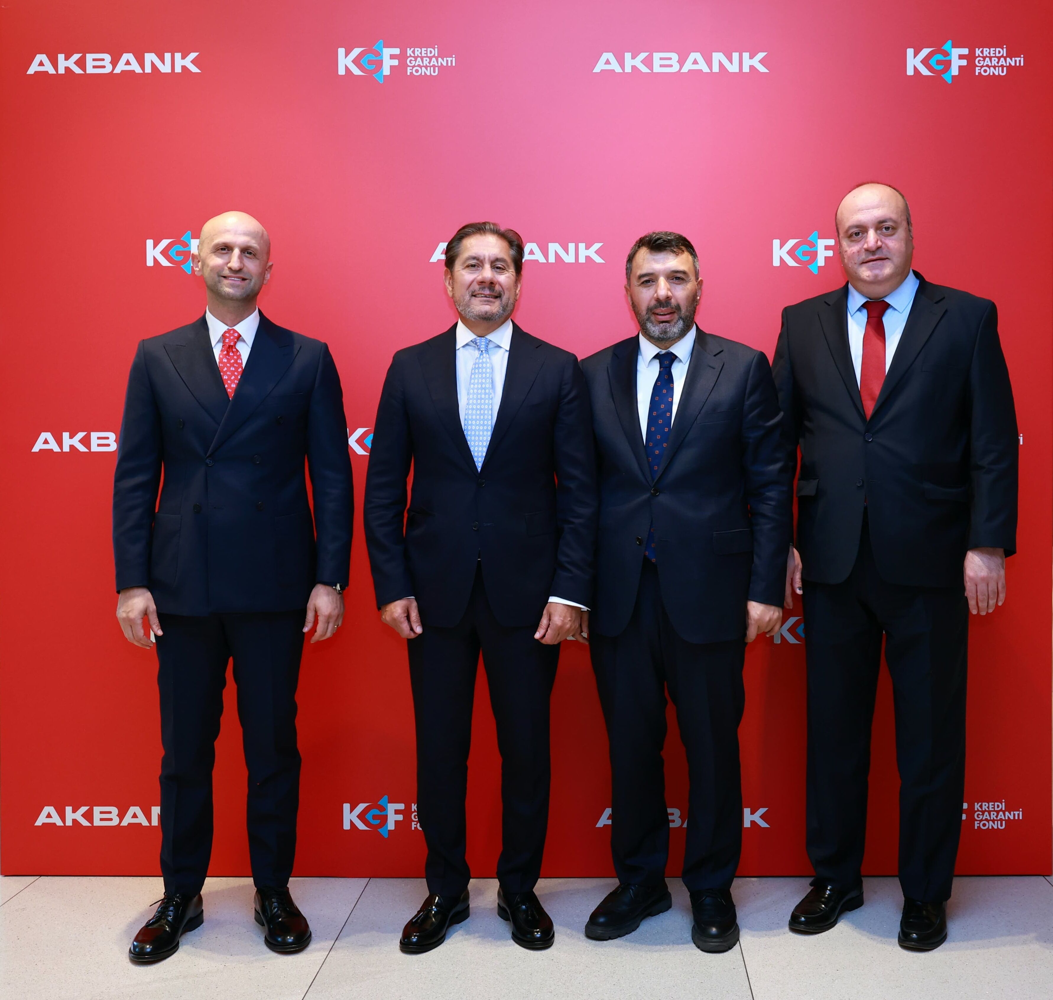 Akbank ve KGF'den KOBİ'lere Türkiye'de İlk Dijital Kefaletli Kredi Dönemi
