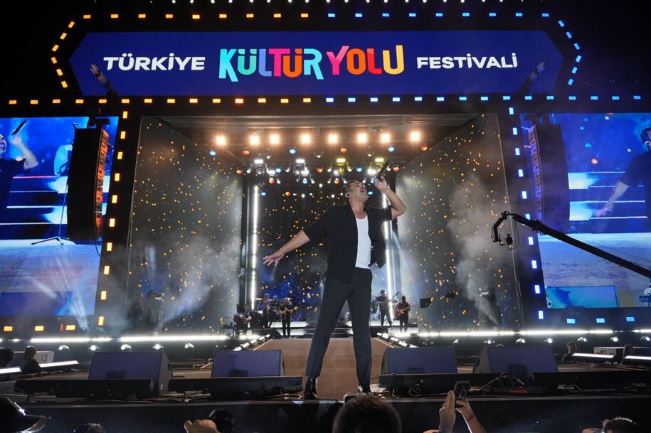 Van Kültür Yolu Festivali Bayhan Konseriyle Final Yaptı