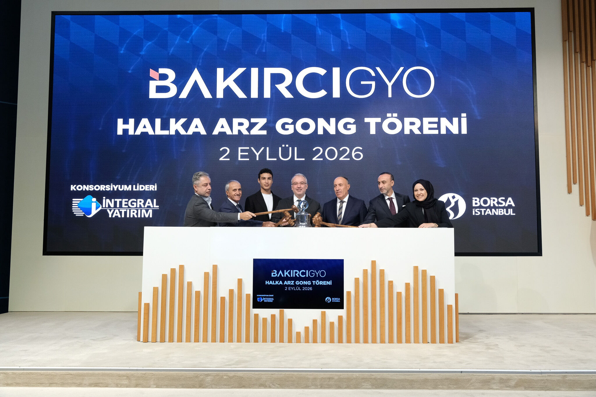 1788339887 Bakirci Gong