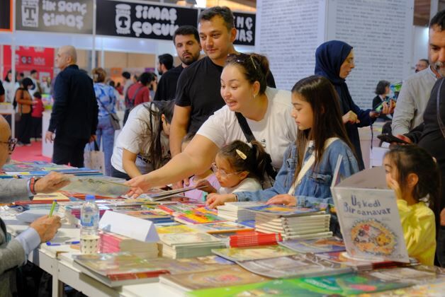 Diyarbakır 10. Kitap Fuarı Kitapseverlerle Buluşuyor