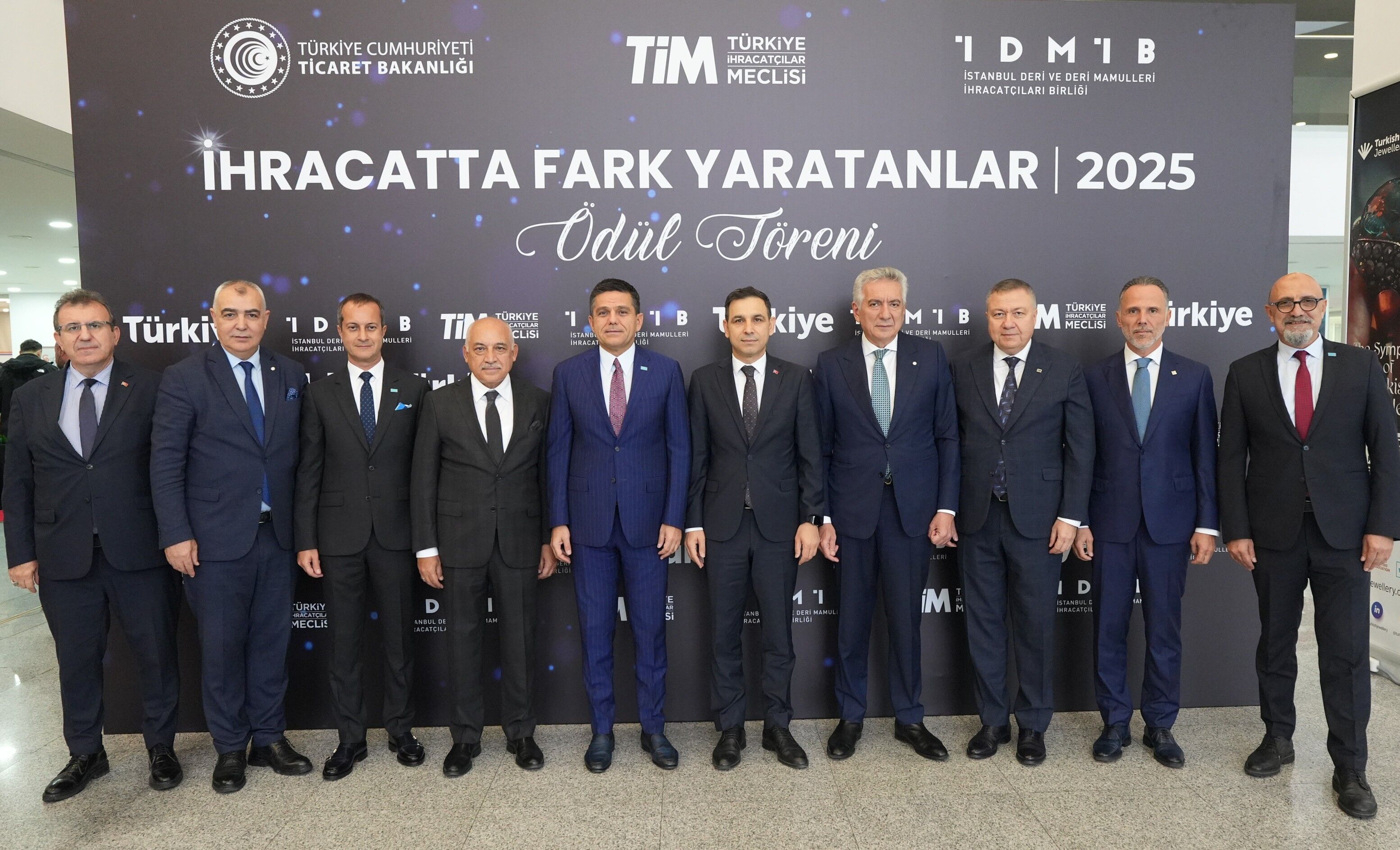 İDMİB, İhracat Başarısıyla Öne Çıkan 254 Firmayı Ödüllendirdi